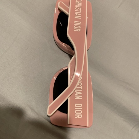 Brand new authentic Christian Dior sunglasses , oval cat style.Must have! - Picture 1 of 11